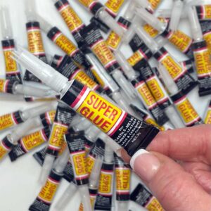 Instant Glue - Image 3